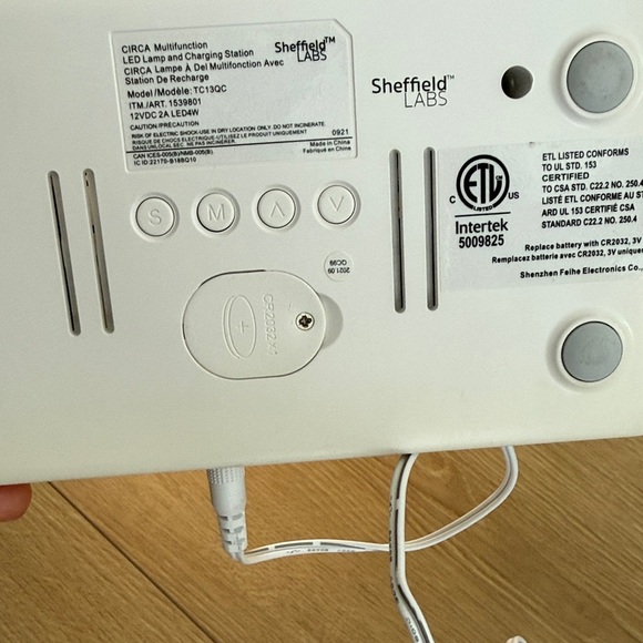 Modern White Alarm Clock with Snooze Function - Picture 7 of 10